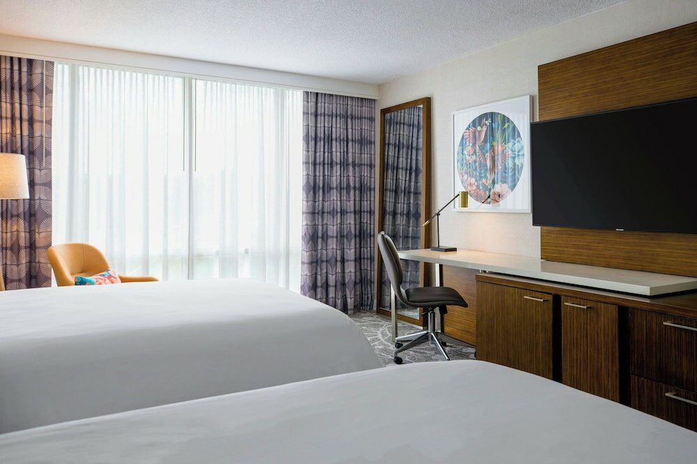 Фото Renaissance Meadowlands Hotel