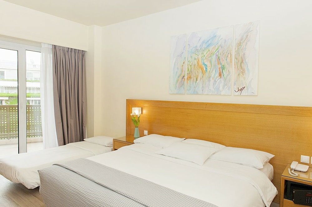 Фото Athinais Hotel