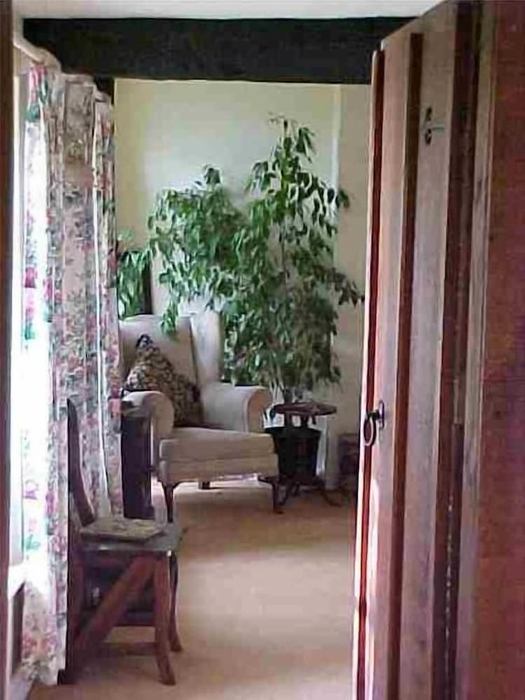 Фото Brambles Bed and Breakfast