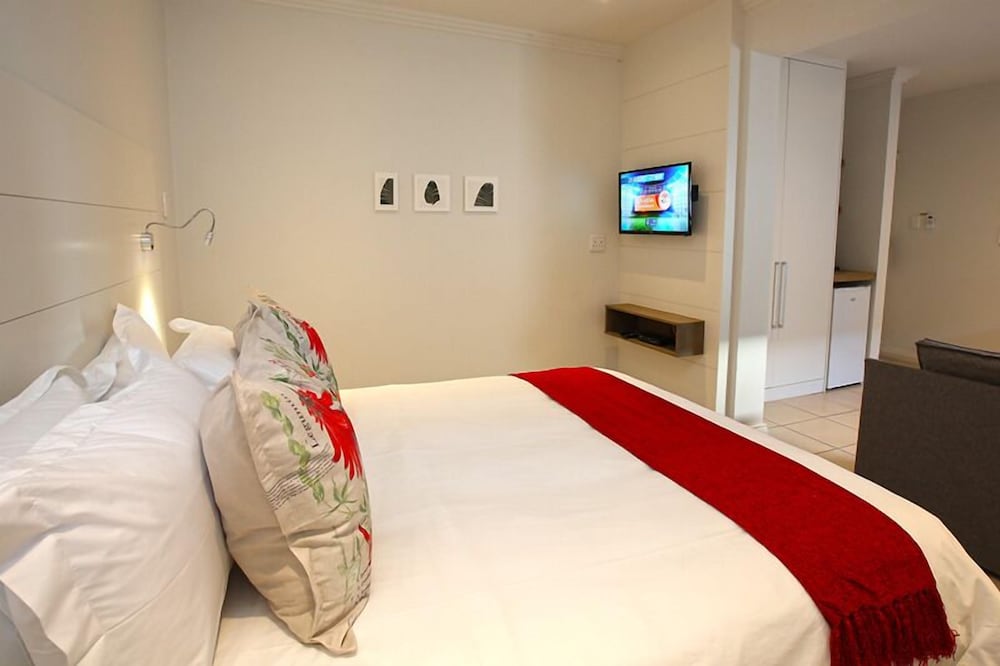 Фото The Paralian