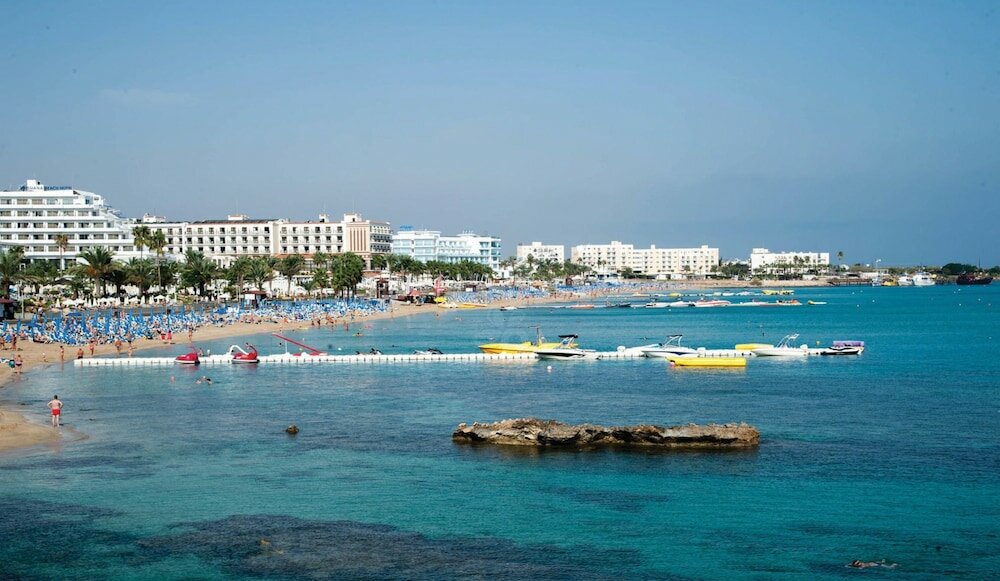 Фото Silver Sands Beach Hotel