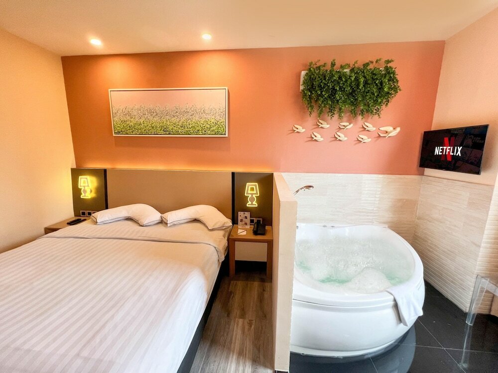 Фото Verse Luxe Hotel Wahid Hasyim