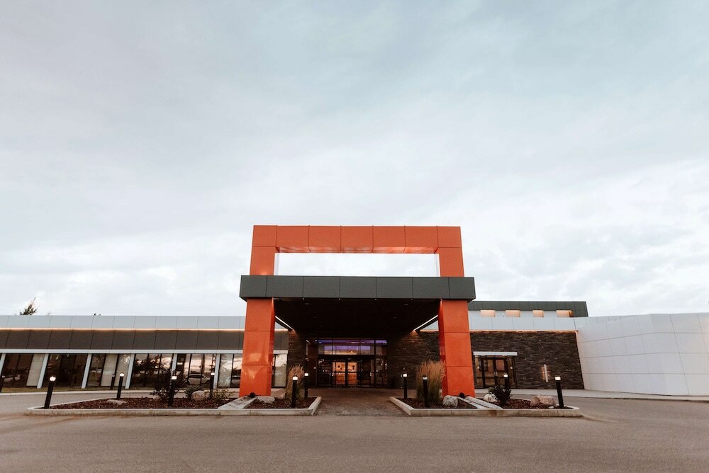 Фото Nisku Inn And Conference Centre