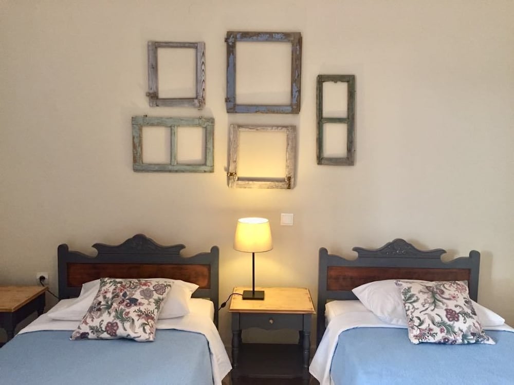 Фото The Boathouse Hotel