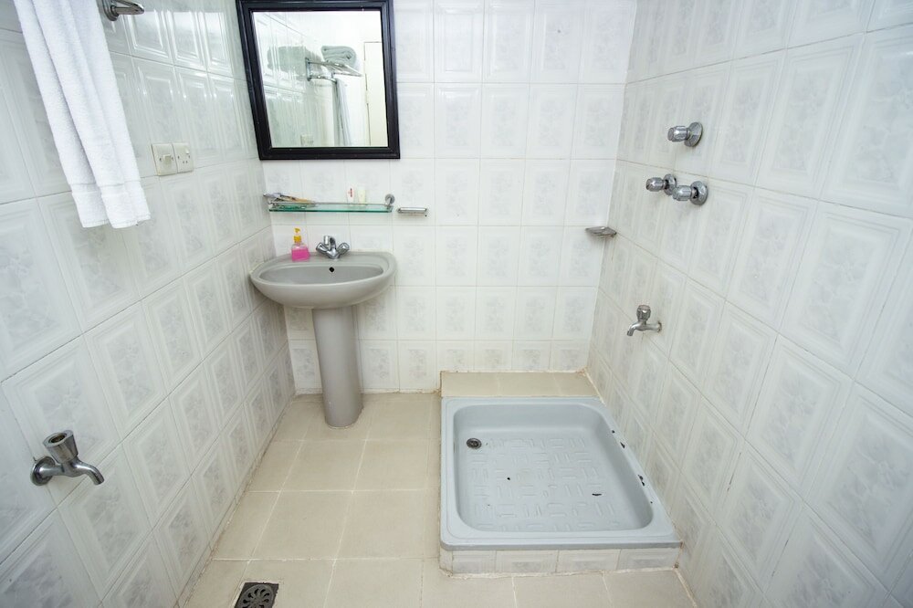 Фото Hotel Lake Breeze