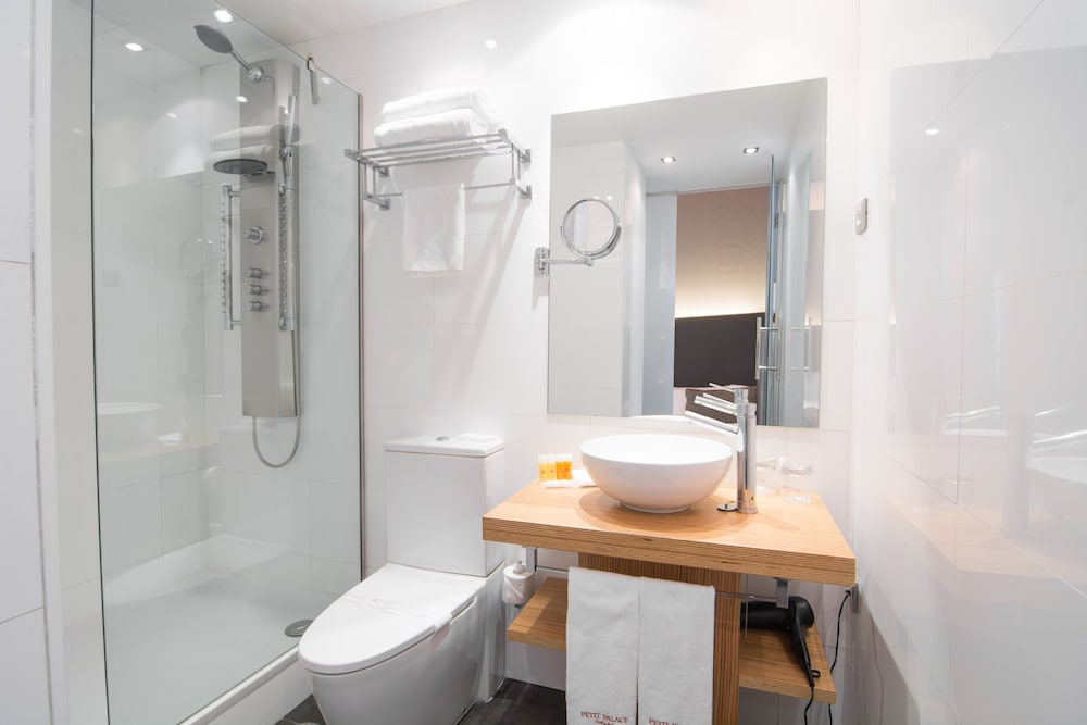 Фото Petit Palace Plaza del Carmen