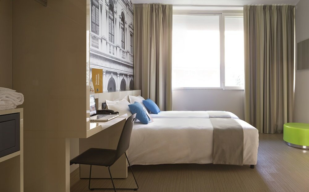 Фото B&B Hotel Milano Cenisio Garibaldi