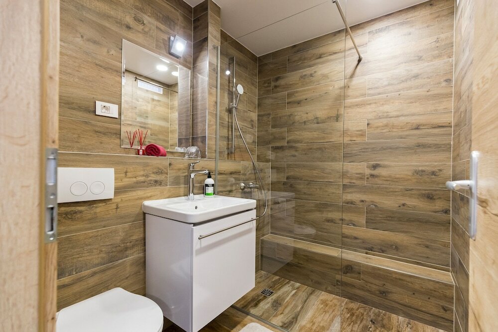 Фото Apinelo Tower Rooms