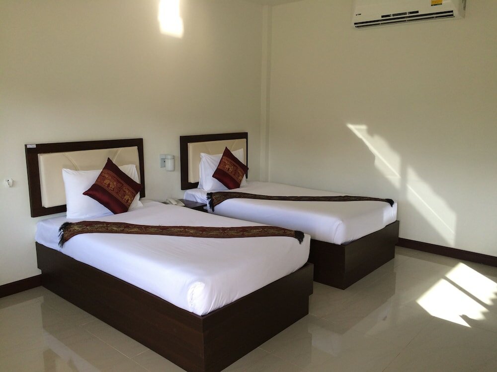 Фото Phuket Airport Villa