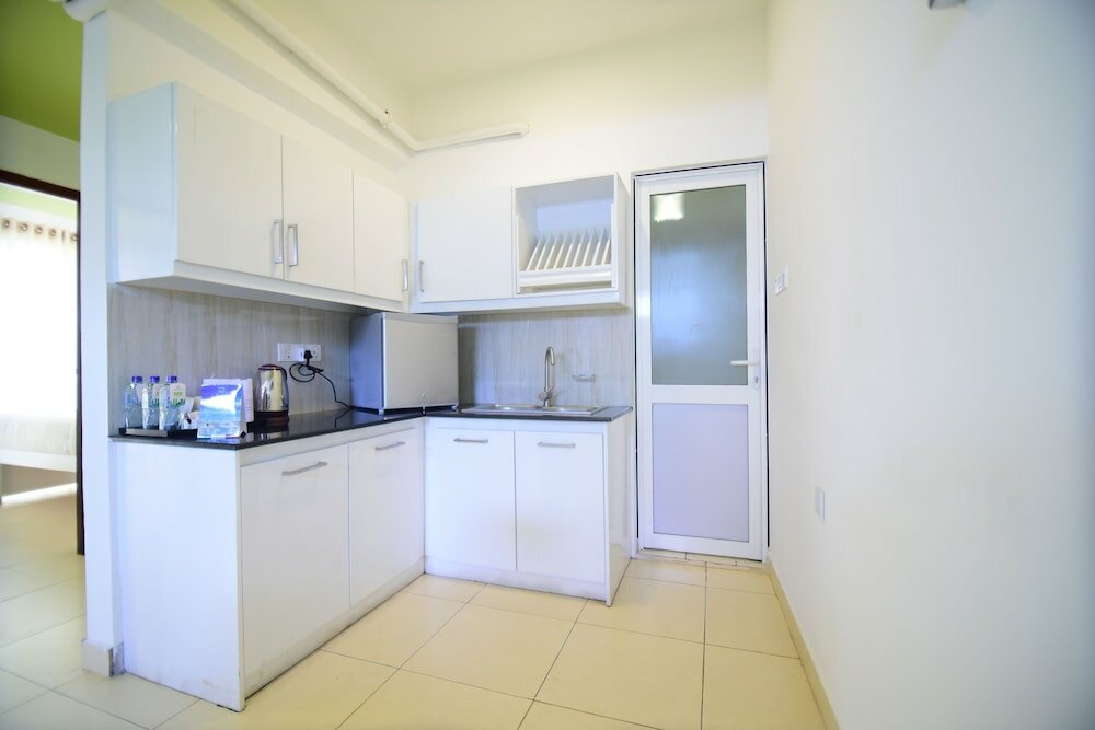 Фото Thilhara Days Inn