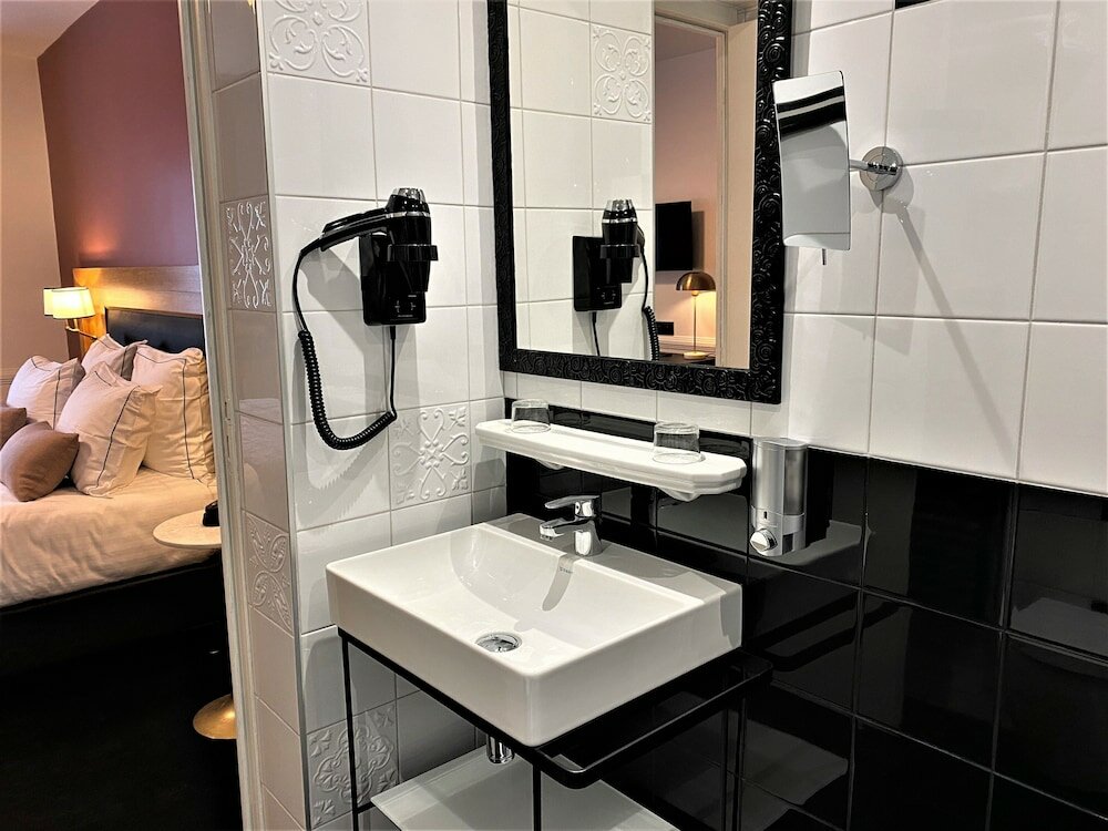 Фото Hôtel Le Cercle Tour Eiffel