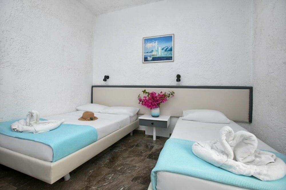 Фото Gorgona Hotel