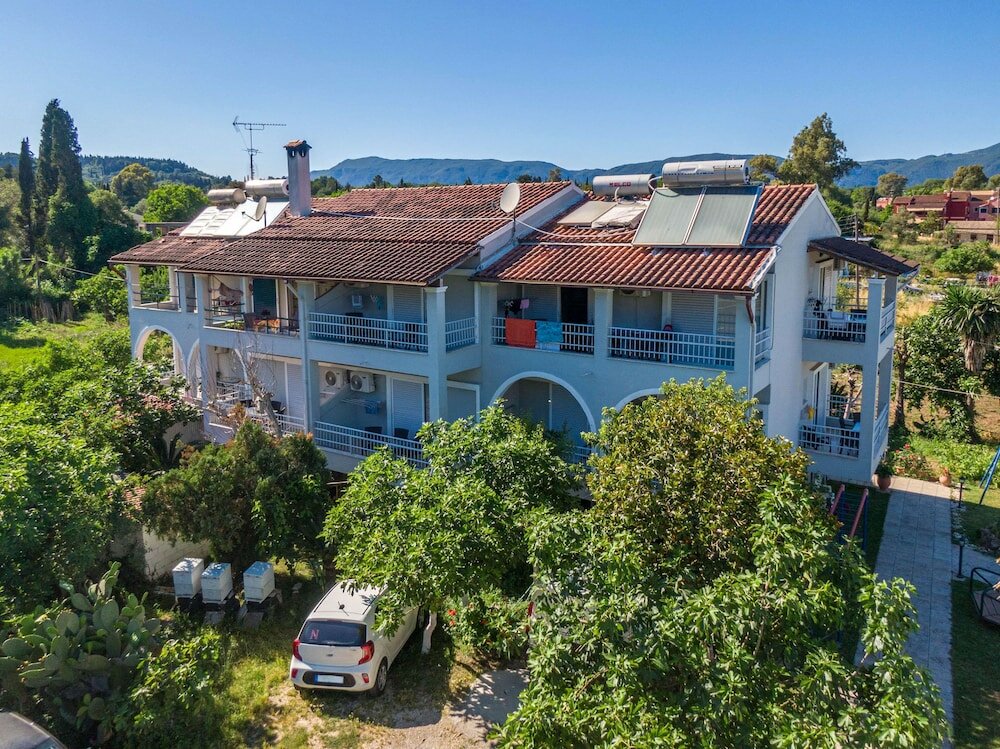 Фото Angela Hotel and Apartments