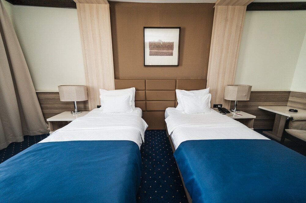 Фото Hotel Holiday