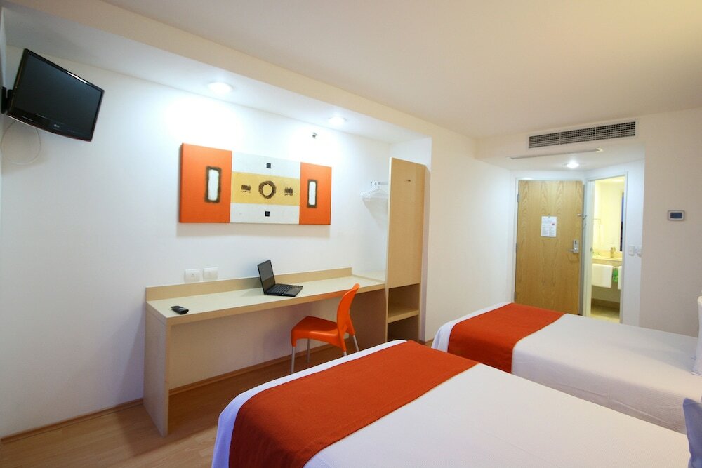 Фото One Guadalajara Centro Historico