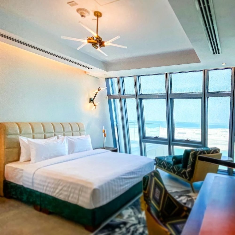 Фото Waterfront Hotel Apartment