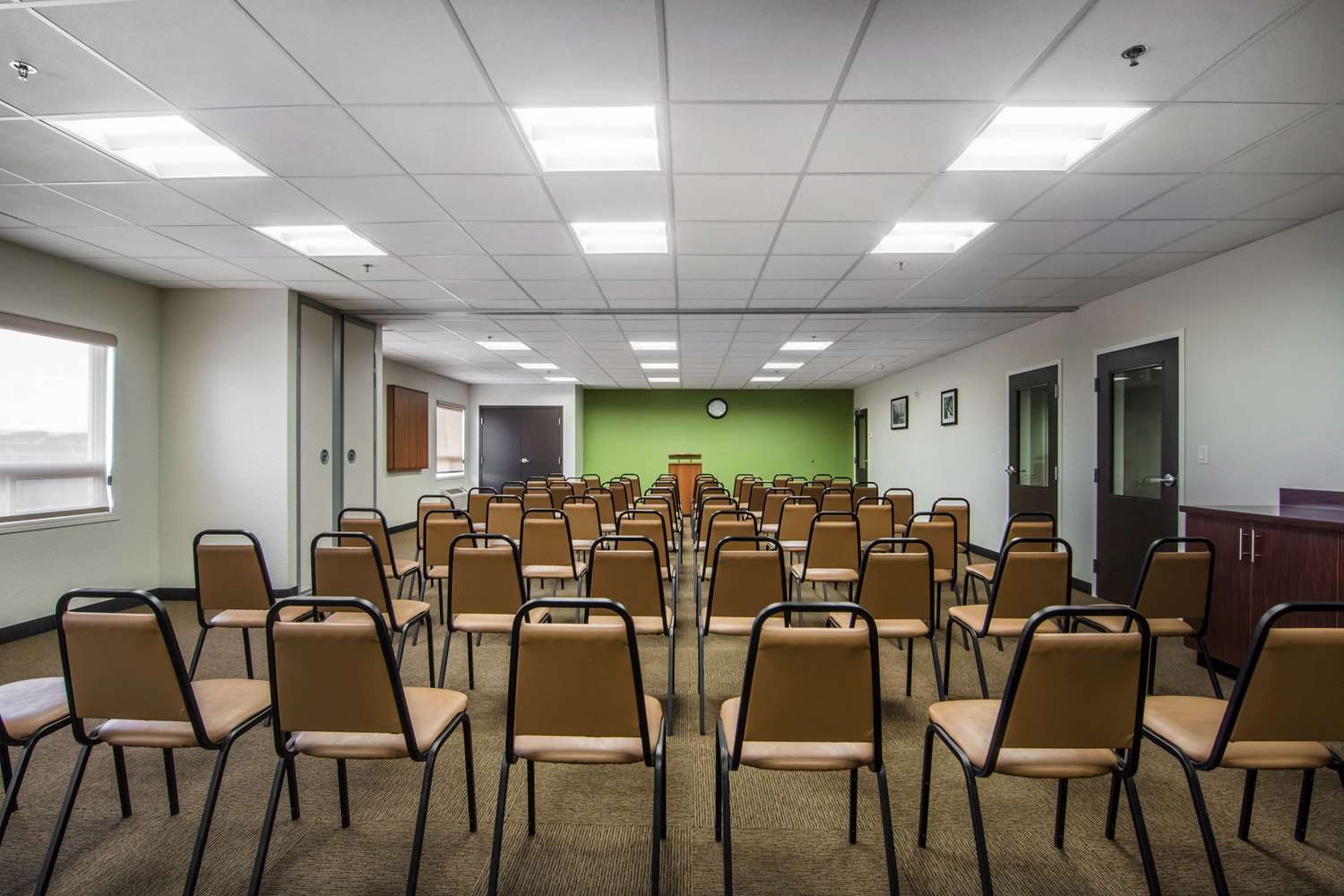 Фото Sleep Inn Regina East