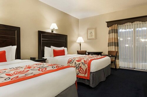 Внешний вид отеля Ramada в Фредериктоне, фото 3