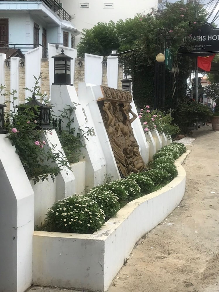 Фото Le Petit Paris Hotel Dalat