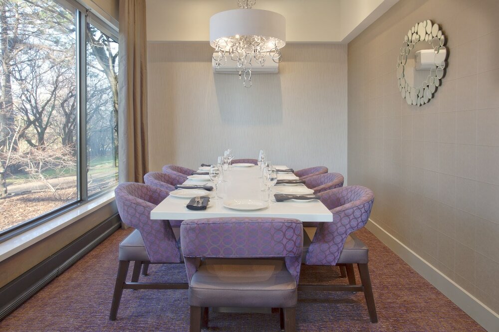 Фото Holiday Inn Toronto International Airport