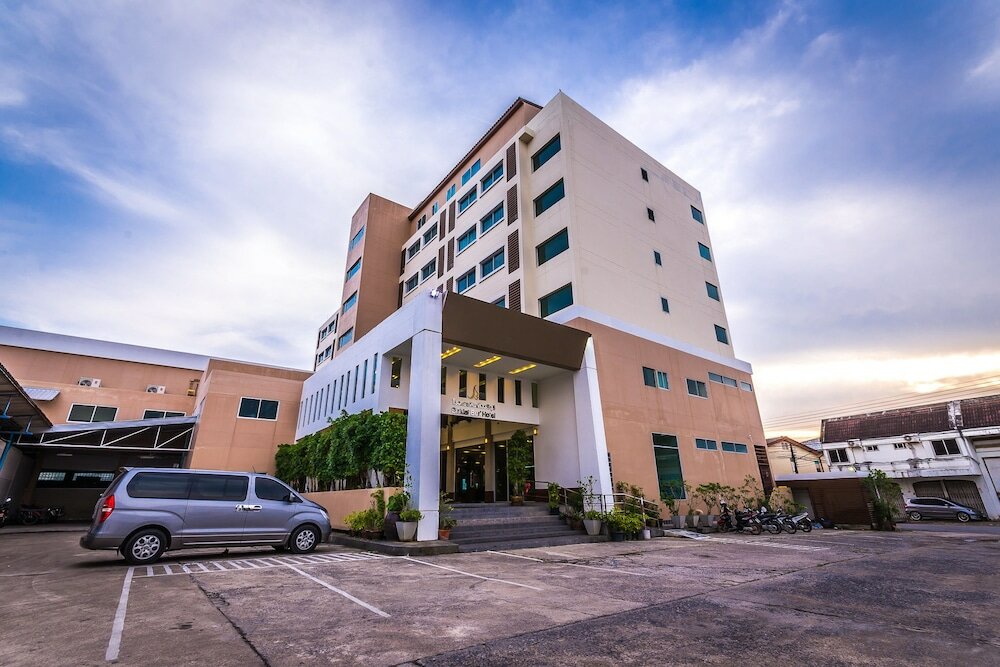 Фото Sinkiat Buri Hotel