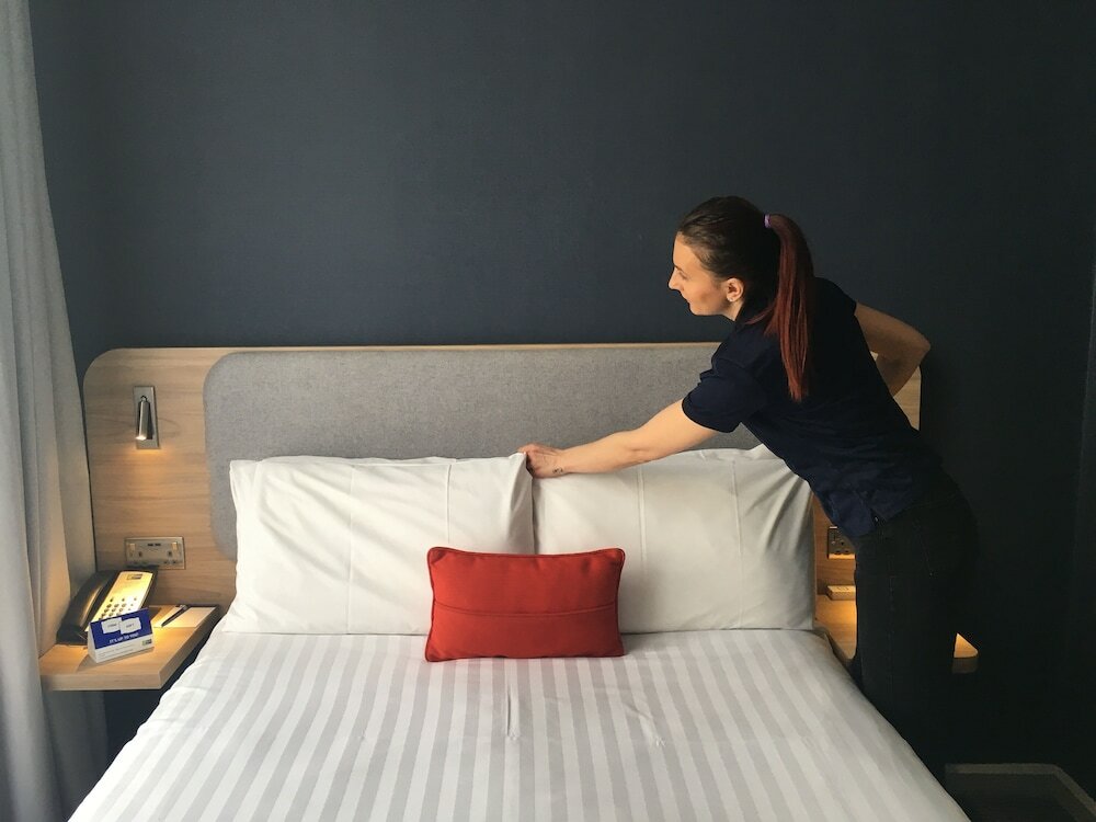 Фото Holiday Inn Express London Victoria, an IHG Hotel