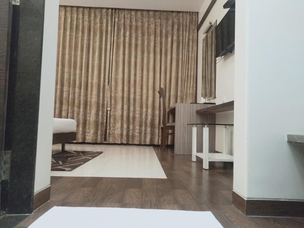 Фото Hotel Udayanraje Palace