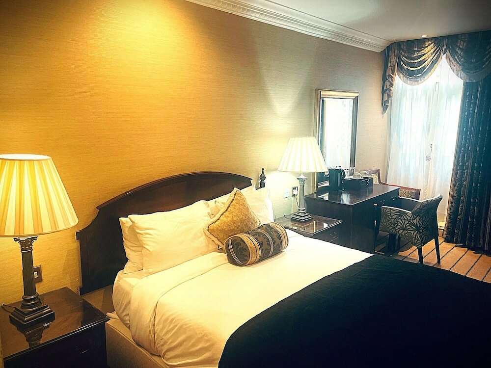 Фото The Colonnade