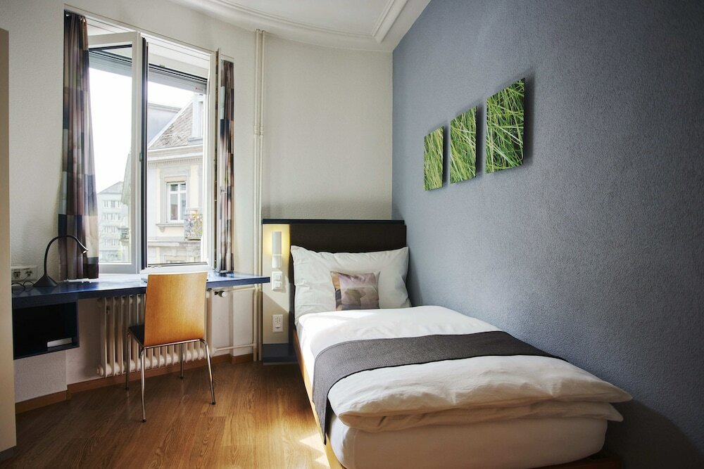 Фото Bristol Hotel