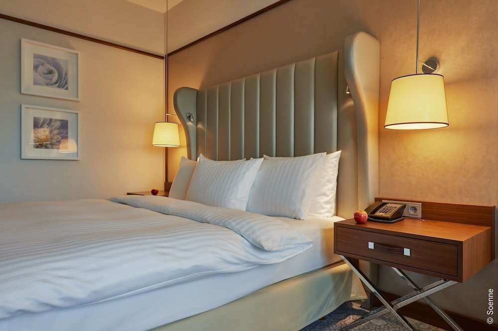 Фото Dorint Hotel Bonn