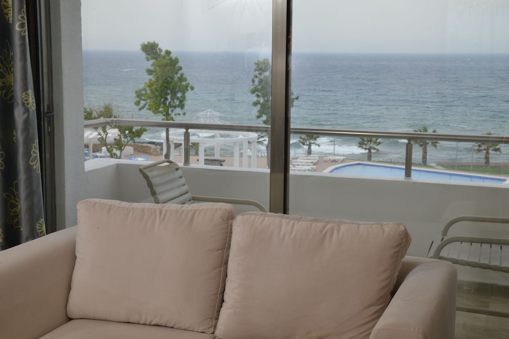 Фото Jasmine Court Hotel & Casino