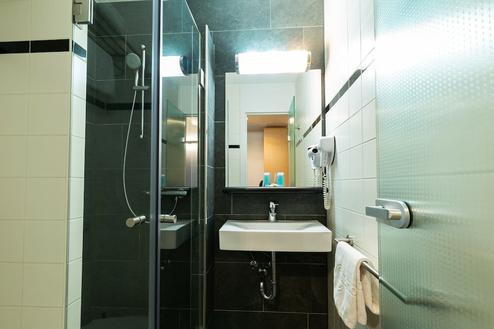 Фото Bastion Hotel Den Haag Rijswijk