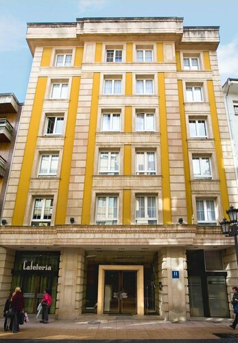Внешний вид отеля Hotel Clarín в Овьедо, фото 5