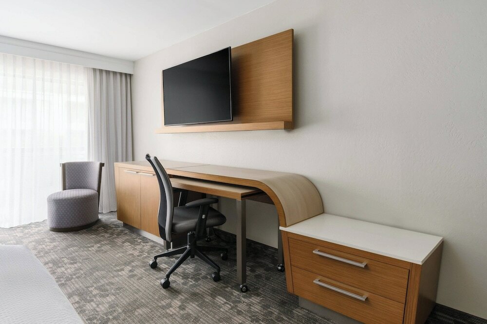 Фото Courtyard by Marriott Lake Buena Vista at Vista Centre