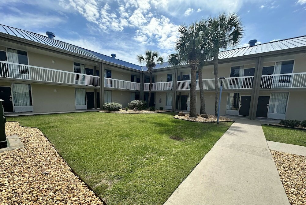 Фото Days Inn by Wyndham Adel I 75