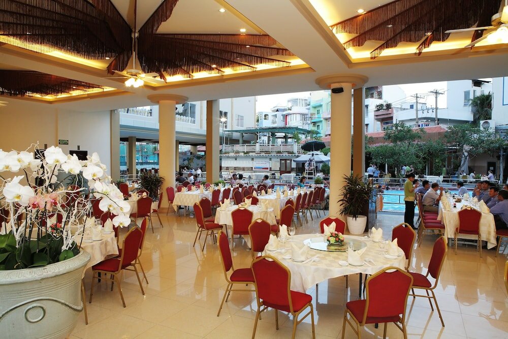 Фото First Hotel