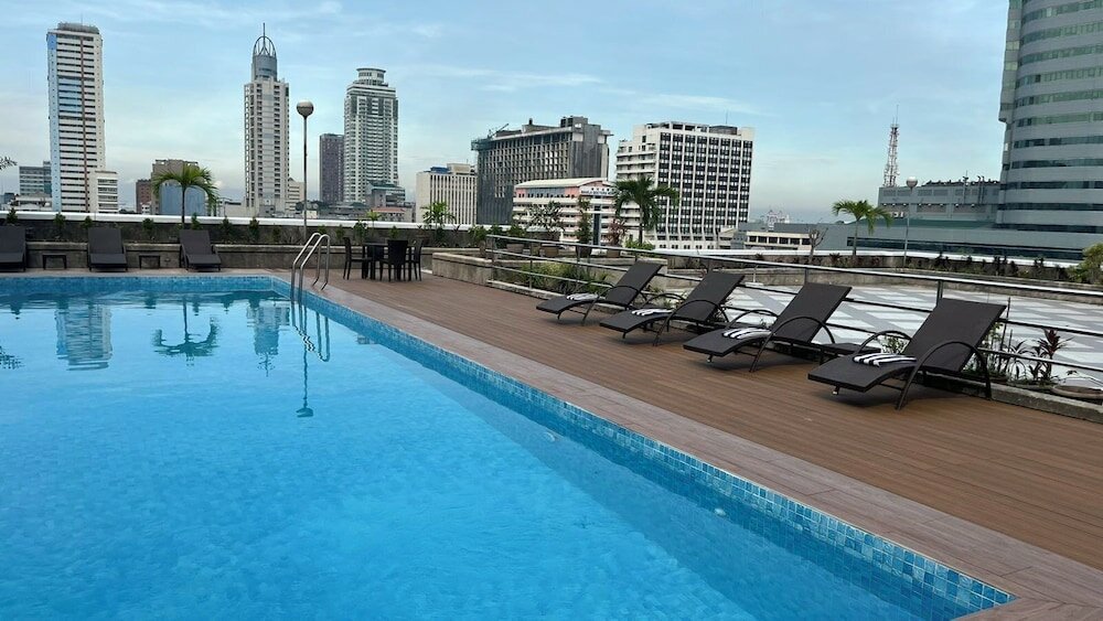 Фото The Pearl Manila Hotel