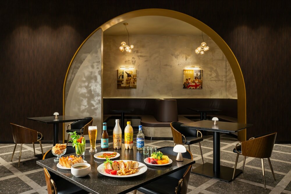 Фото Bloom Hotel