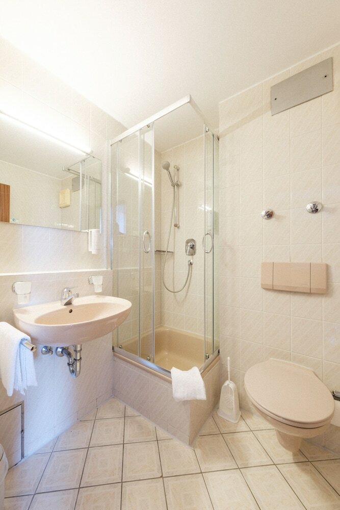 Фото Hotel Flora Stuttgart - Möhringen