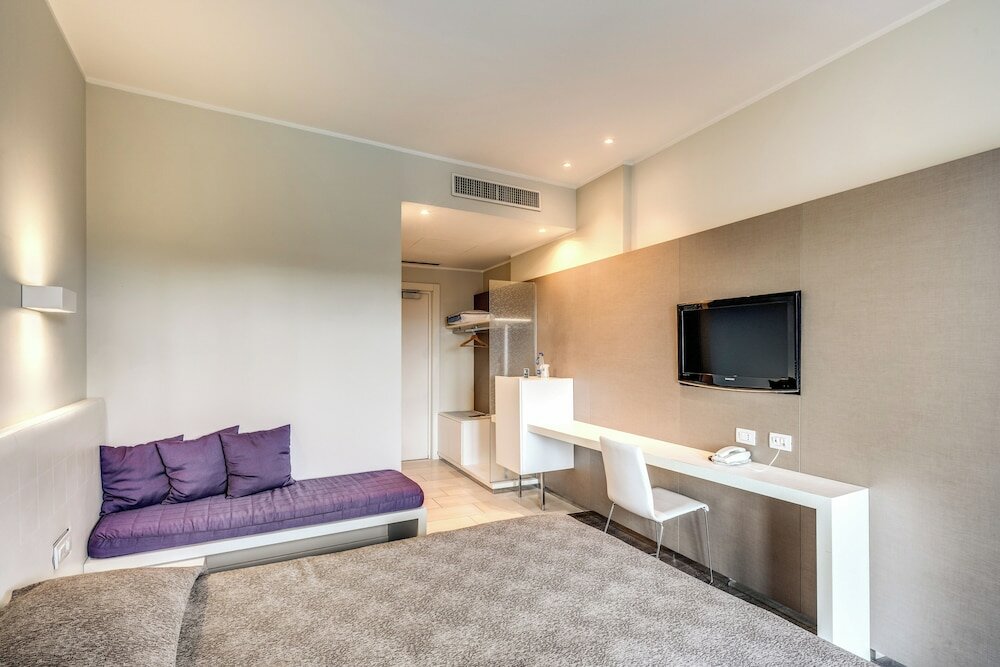 Фото Isola Sacra Rome Airport