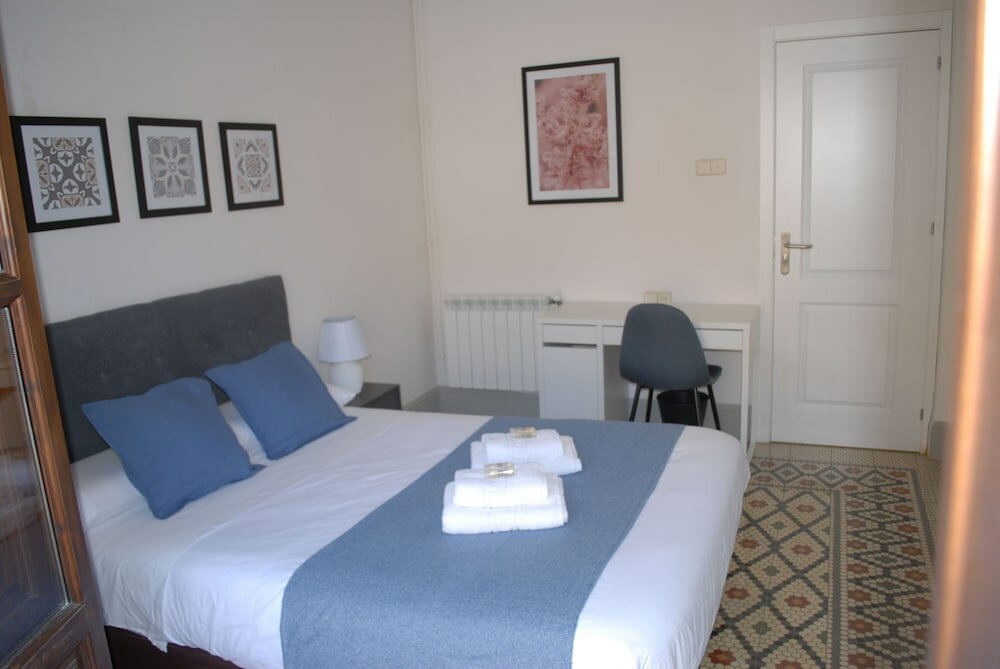 Фото La Perla Granada Suites