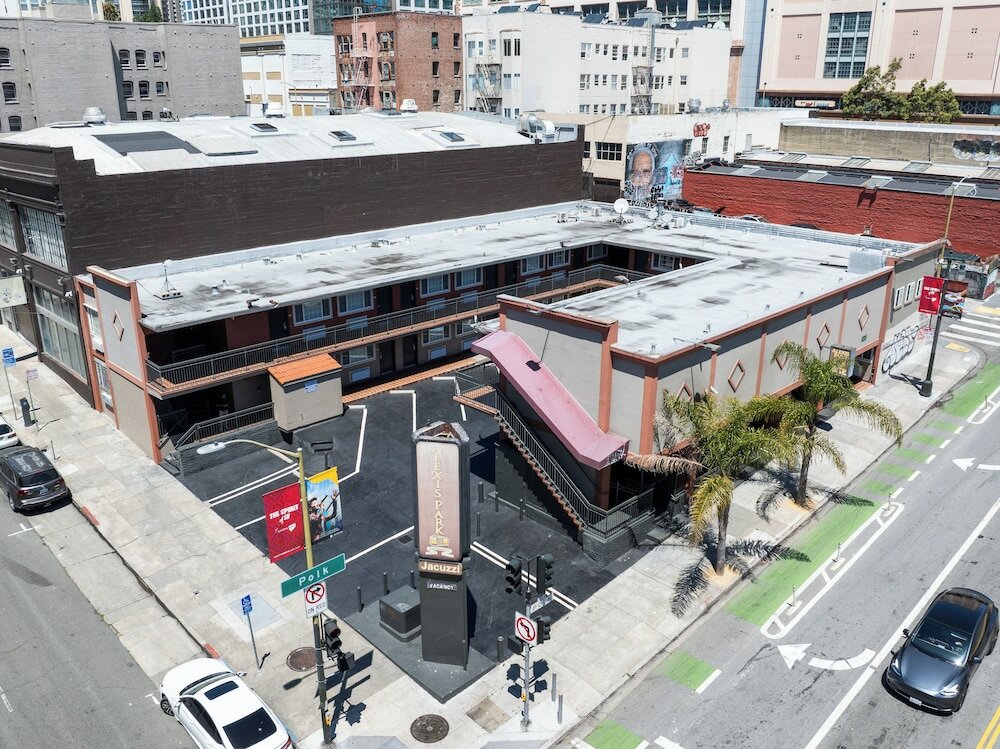 Фото Alexis Park Hotel