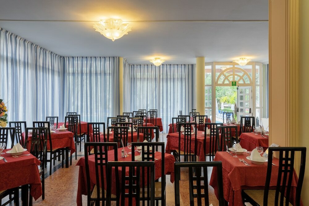 Фото Hotel Royal