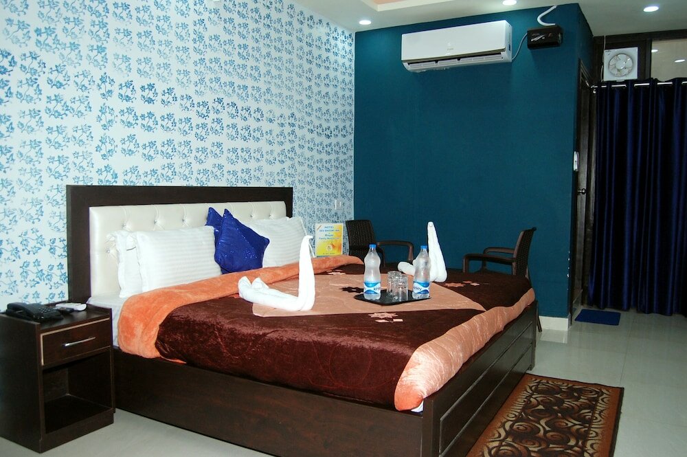 Фото Hotel Devbhoomi Inn