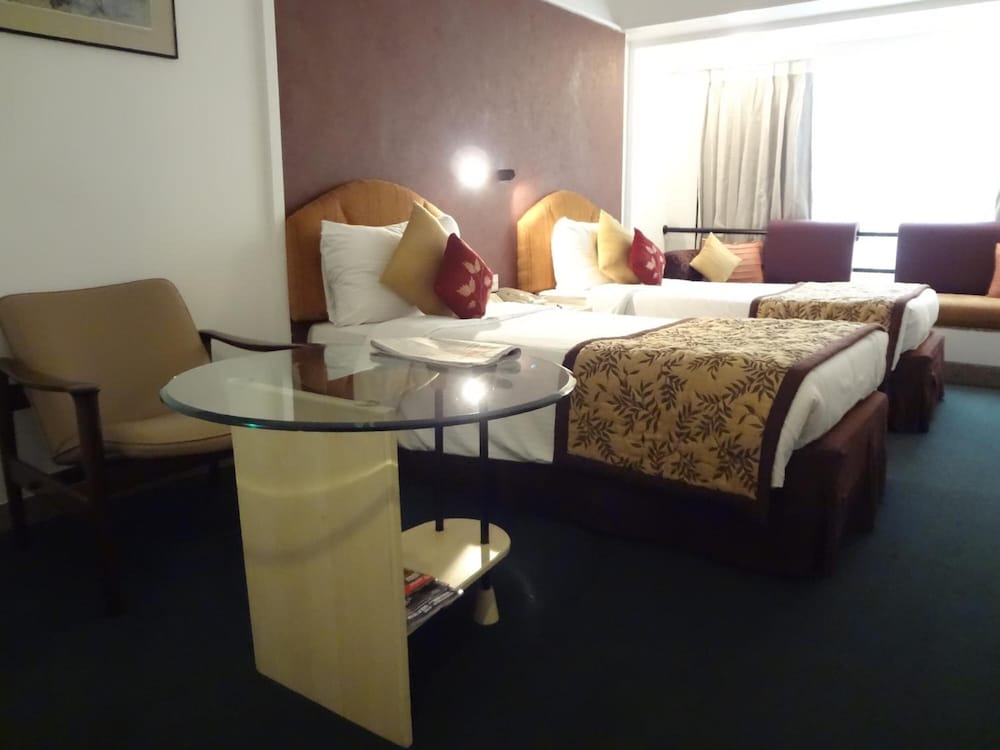 Фото Hotel Kohinoor Continental, Airport
