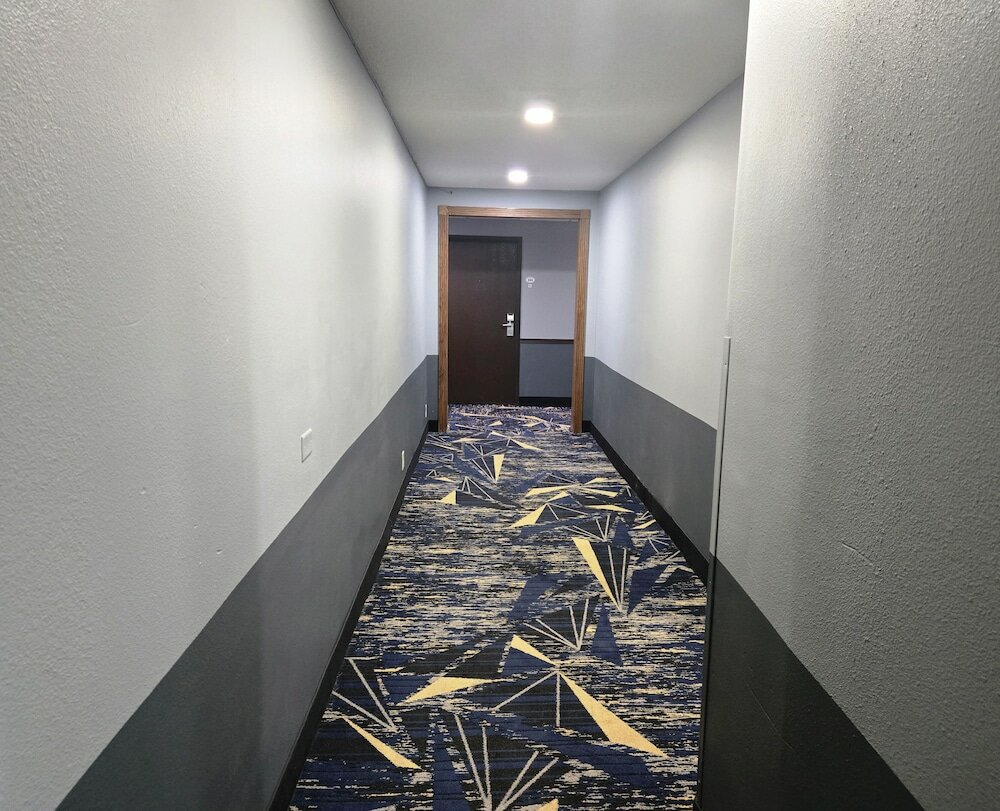 Фото Town House Extended Stay Hotel Downtown