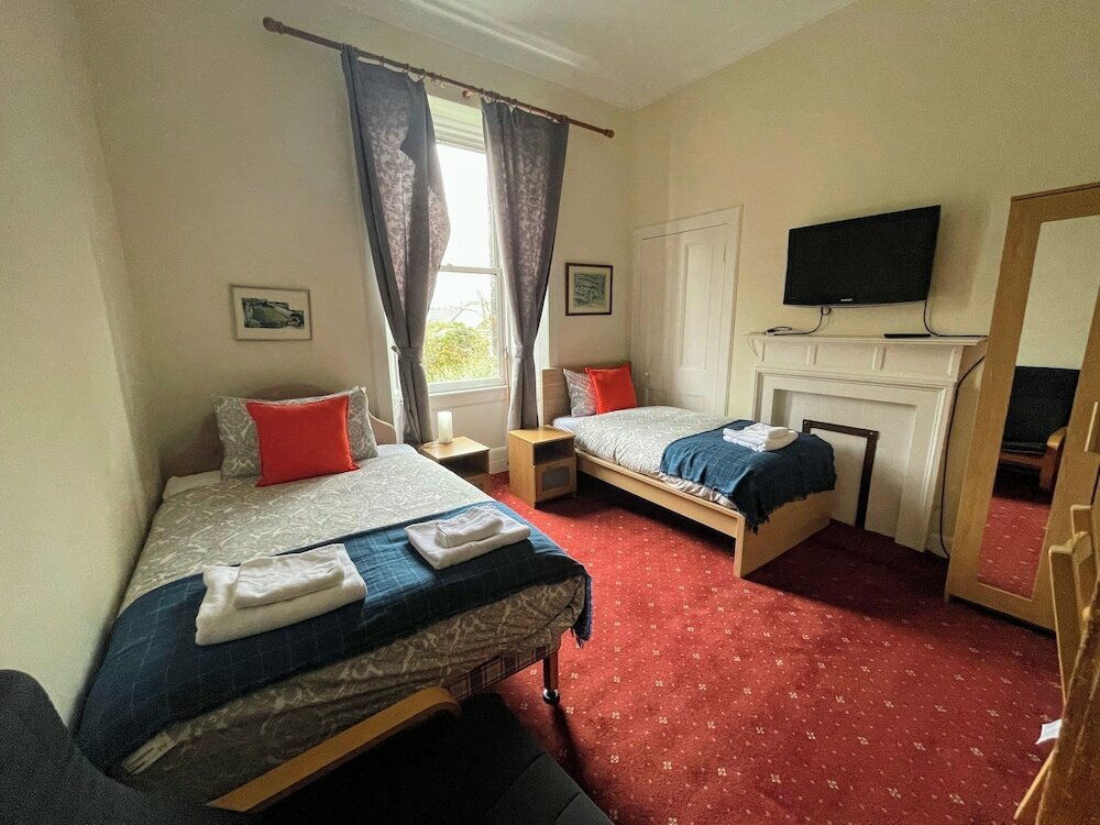 Hotel Airdenair Guest House, Edinburgh, photo