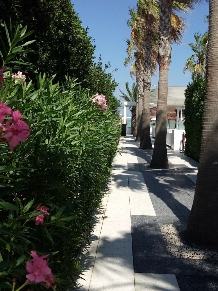 Фото Hotel Chiaraluna