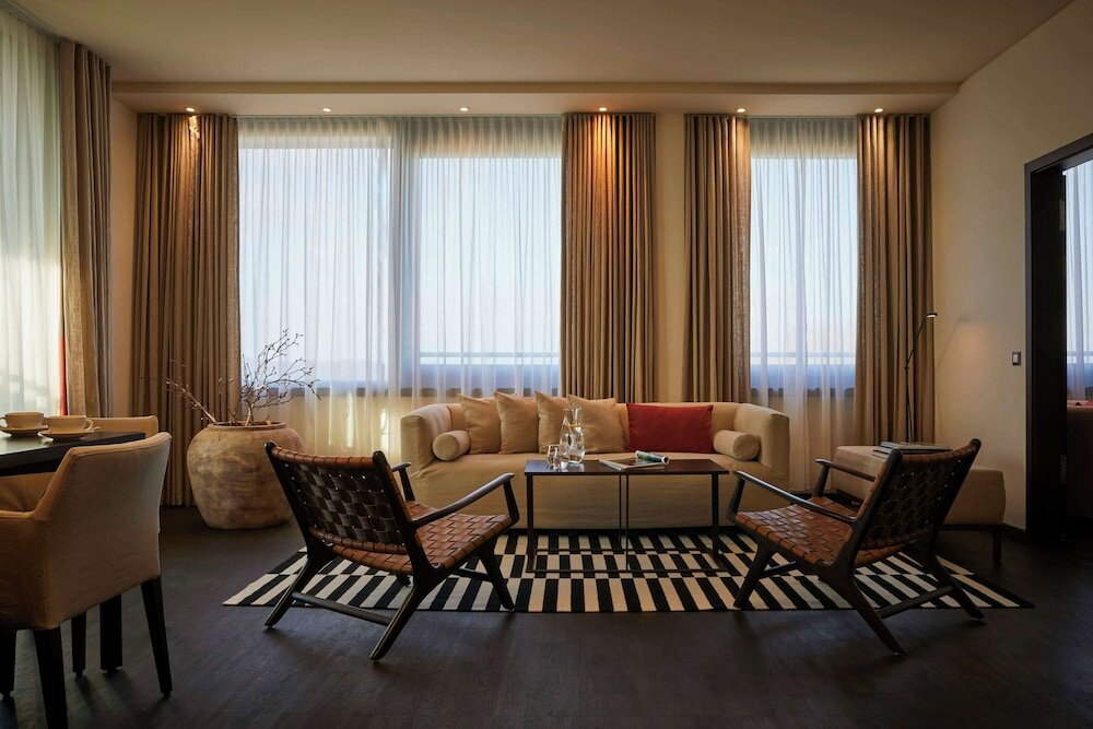 Фото Infinity Hotel & Conference Resort Munich