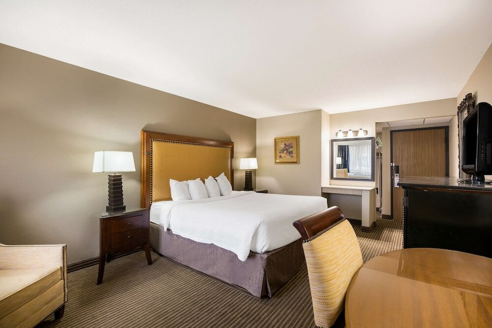 Фото Revel Hotel Minot, SureStay Collection by Best Western